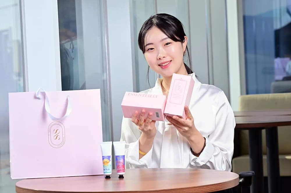 인에센셜리, '에어 투 세럼' 기술 적용한 신개념 스킨케어형 클렌저로 뷰티 테크 시장 출사표